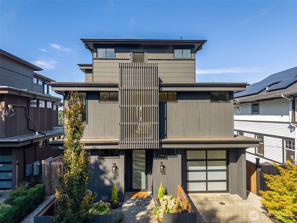 Photo of 1123 31st Avenue, Seattle, WA 98122 (MLS # 2576917)