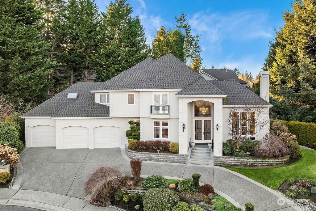 Photo of 18405 NW Montreux Drive, Issaquah, WA 98027 (MLS # 2326735)