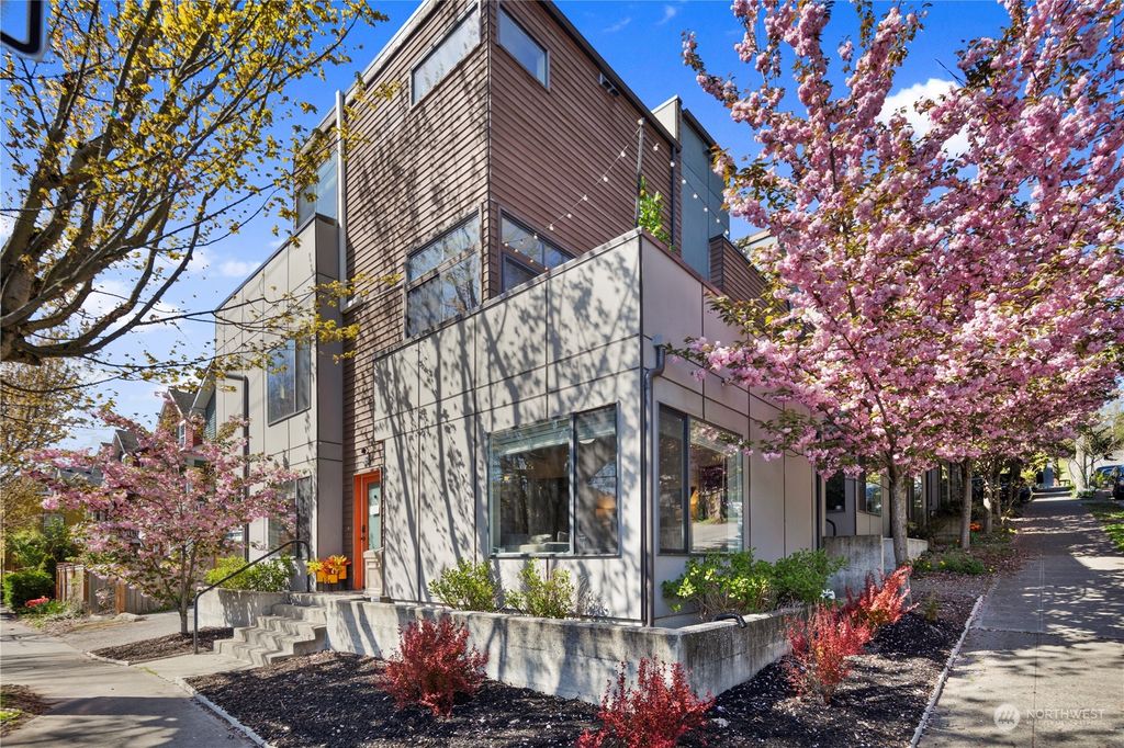 Photo of 218 N 39th St St, Seattle, WA 98103 (MLS # 2194775)