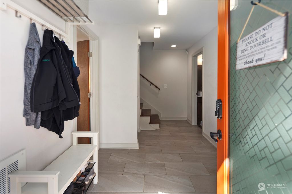 Photo of 218 N 39th St St, Seattle, WA 98103 (MLS # 2194775)
