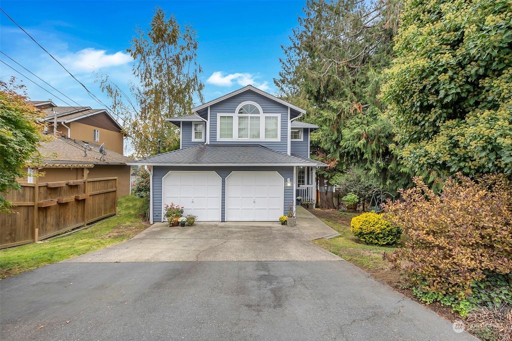 Photo of 32327 5th Avenue, Black Diamond, WA 98010 (MLS # 2305074)