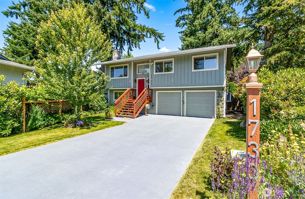 Photo of 1733 143rd Place SW Pl, Lynnwood, WA 98087 (MLS # 2404627)