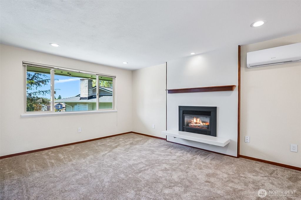 Photo of 1733 143rd Place SW Pl, Lynnwood, WA 98087 (MLS # 2404627)