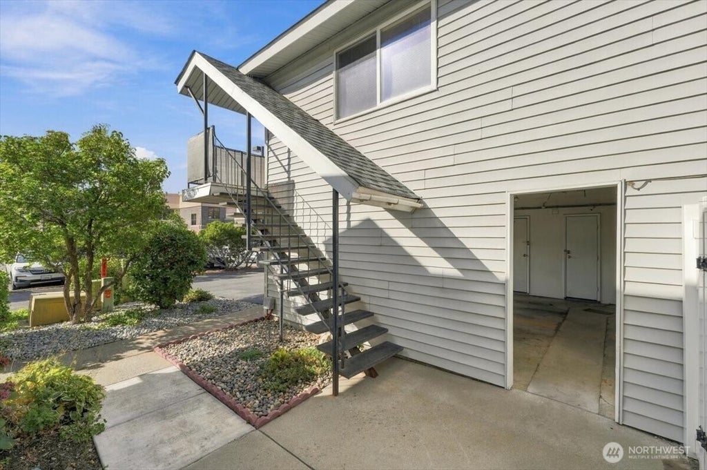 Photo of 100 Simon Street #8, East Wenatchee, WA 98802 (MLS # 2588160)