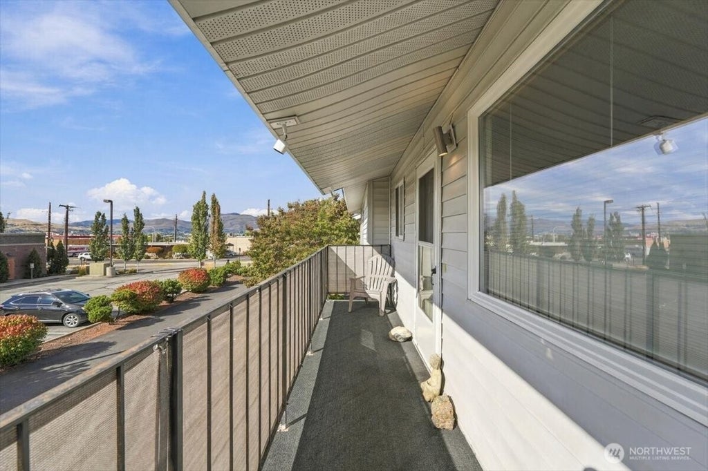 Photo of 100 Simon Street #8, East Wenatchee, WA 98802 (MLS # 2588160)
