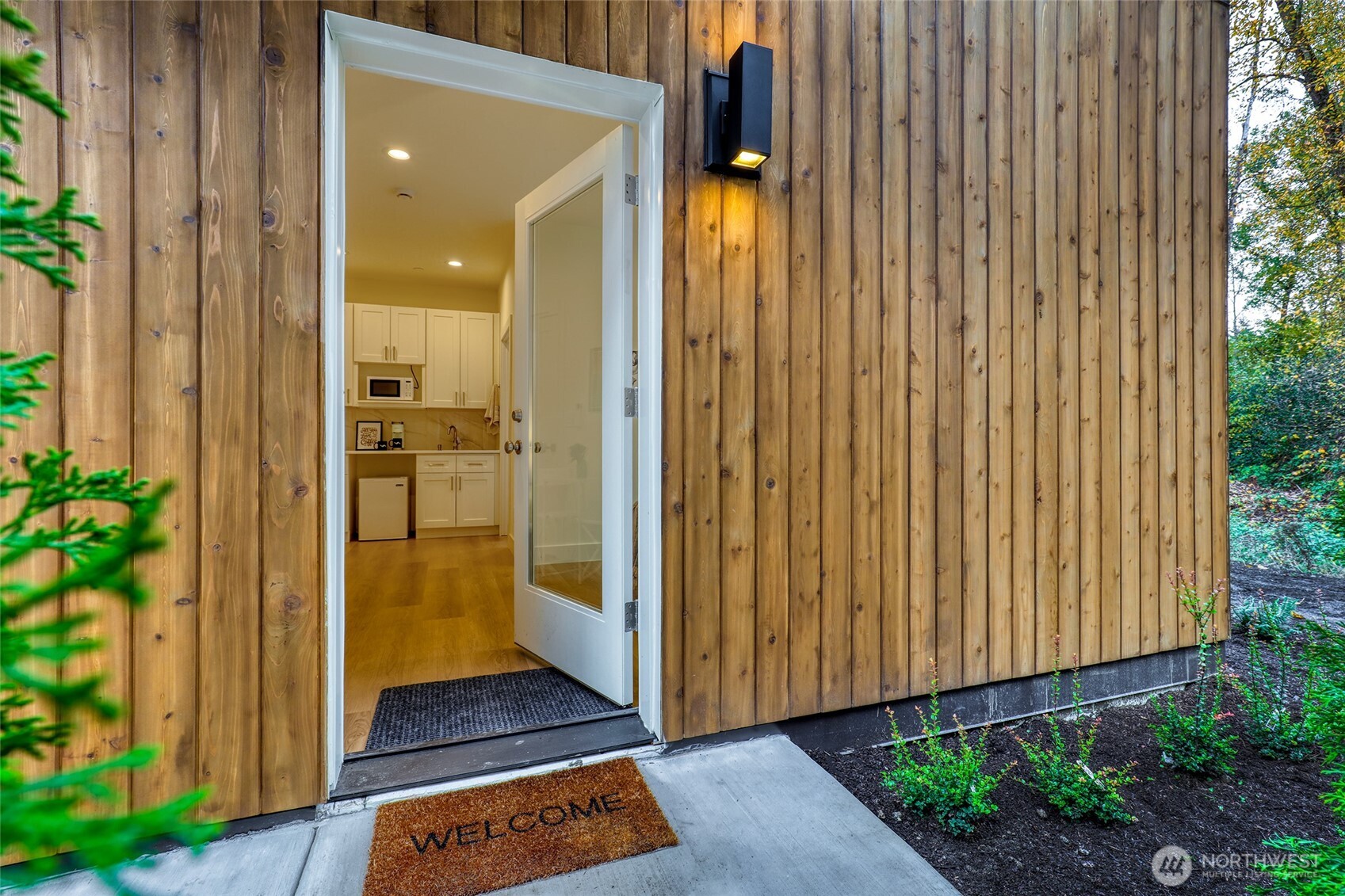 10626 E Riverside Dr