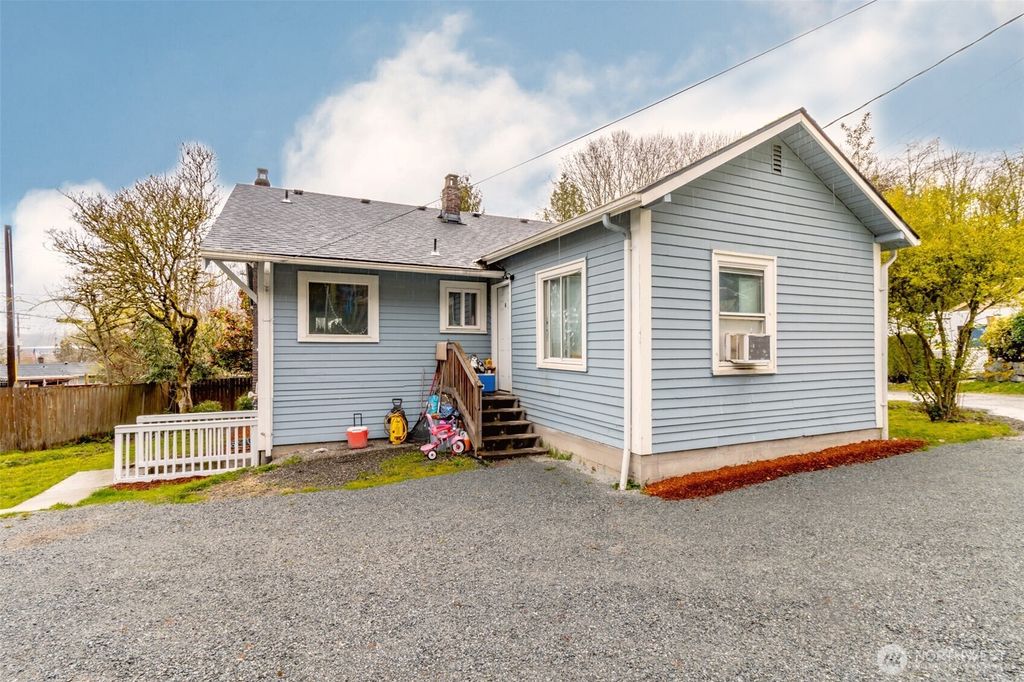 Photo of 10033 Des Moines Memorial Drive S, Seattle, WA 98168 (MLS # 2527876)