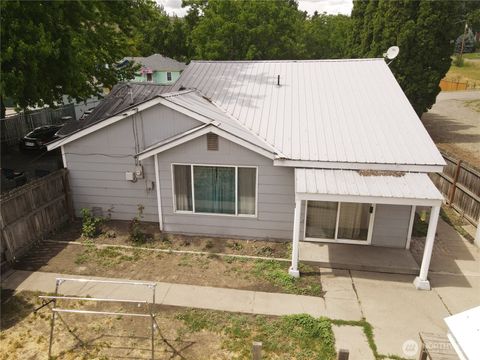 Photo of 1513 Ironwood Street, Oroville, WA 98844 (MLS # 2411560)