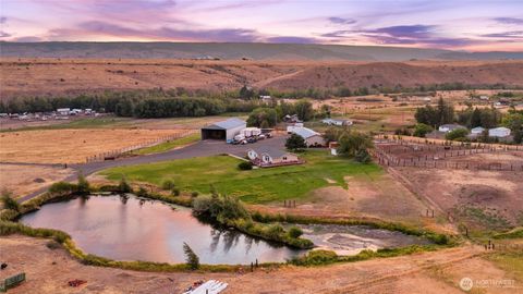 Photo of 10350 Highway 97, Ellensburg, WA 98926 (MLS # 2438275)