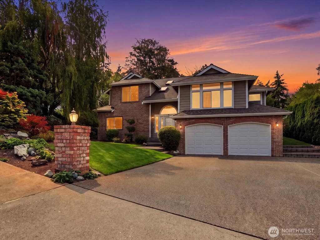 Photo of 1835 S 251st Place, Des Moines, WA 98198 (MLS # 2569475)