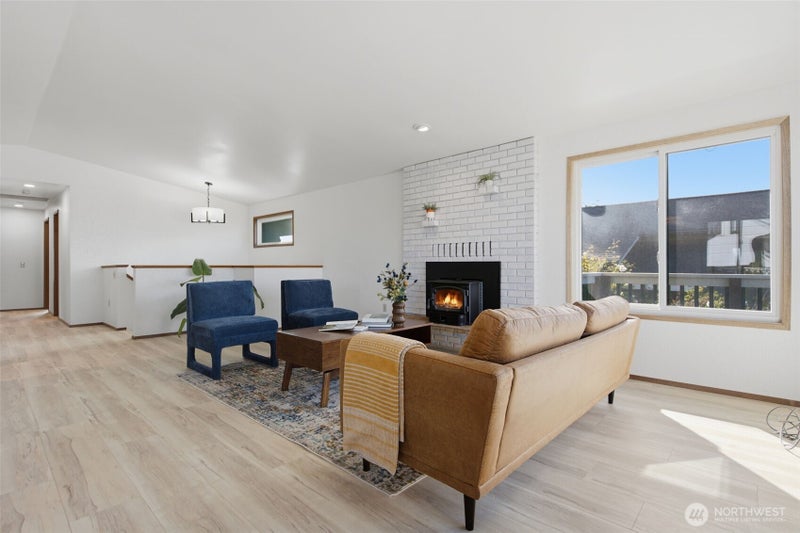 1816 W 6th Street