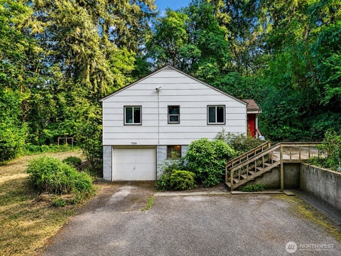 Photo of 7508 Woodland Avenue E, Puyallup, WA 98371 (MLS # 2566501)