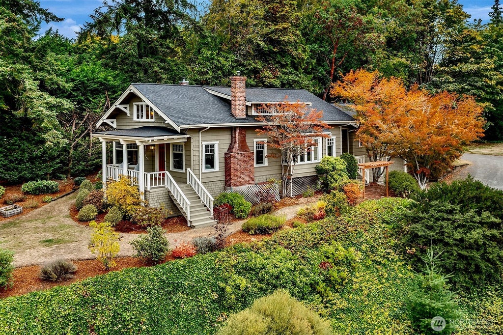 Photo of 603 Landmark Court NE, Bainbridge Island, WA 98110 (MLS # 2589716)