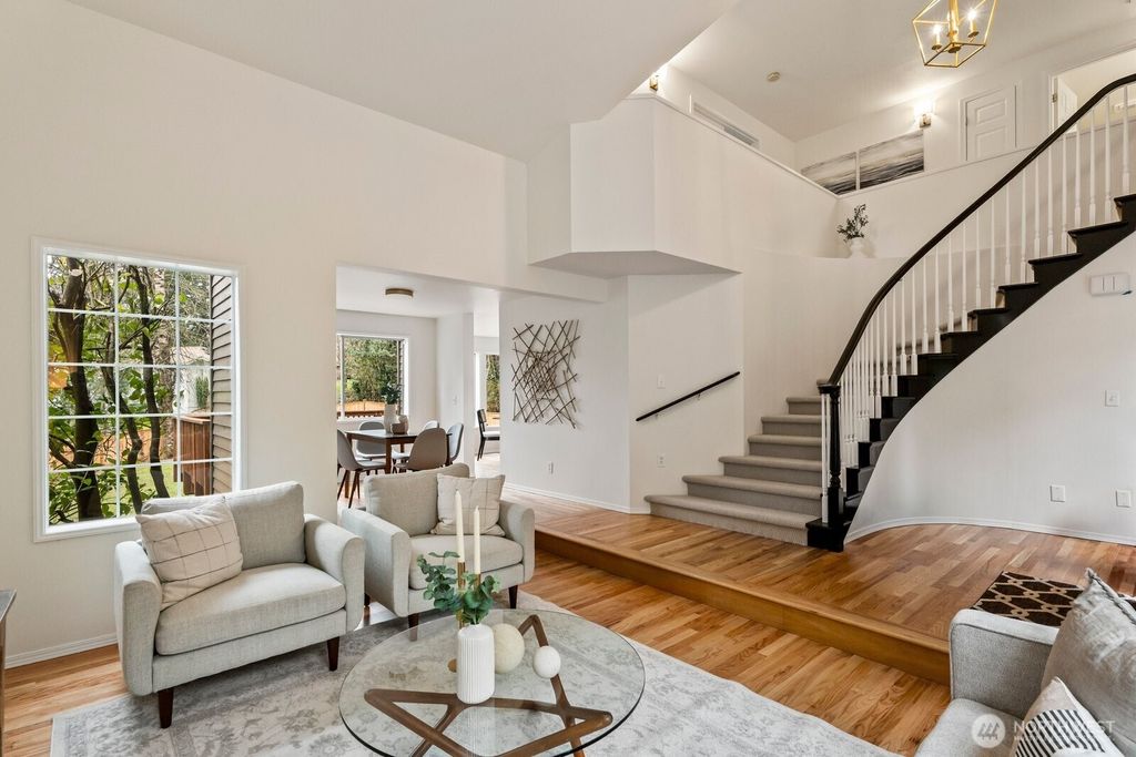 Photo of 6005 158th Place NE, Redmond, WA 98052 (MLS # 2487988)