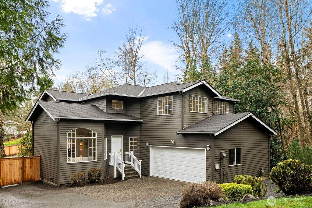 Photo of 6005 158th Place NE, Redmond, WA 98052 (MLS # 2487988)