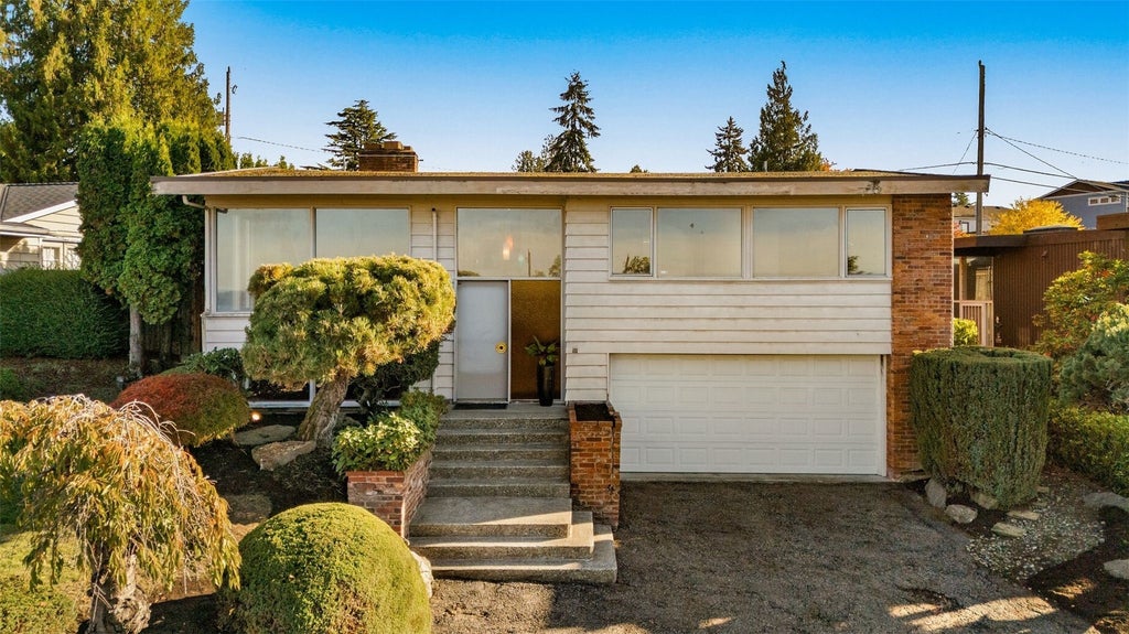 Photo of 7039 S Lakeridge Drive, Seattle, WA 98178 (MLS # 2593397)