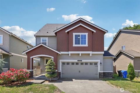 Photo of 1006 32nd Street NW, Puyallup, WA 98371 (MLS # 2386651)