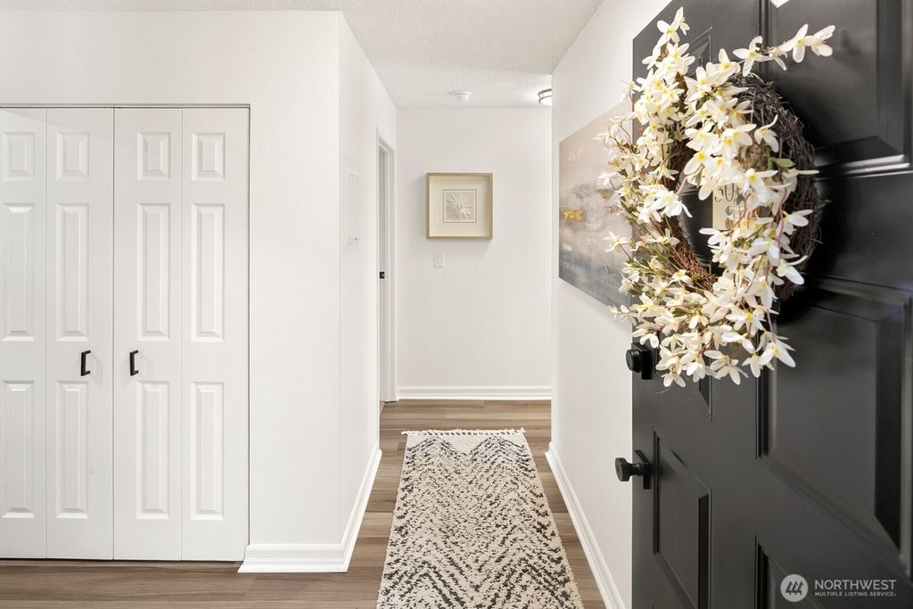 Photo of 10508 NE 32nd Place #G302, Bellevue, WA 98004 (MLS # 2513381)