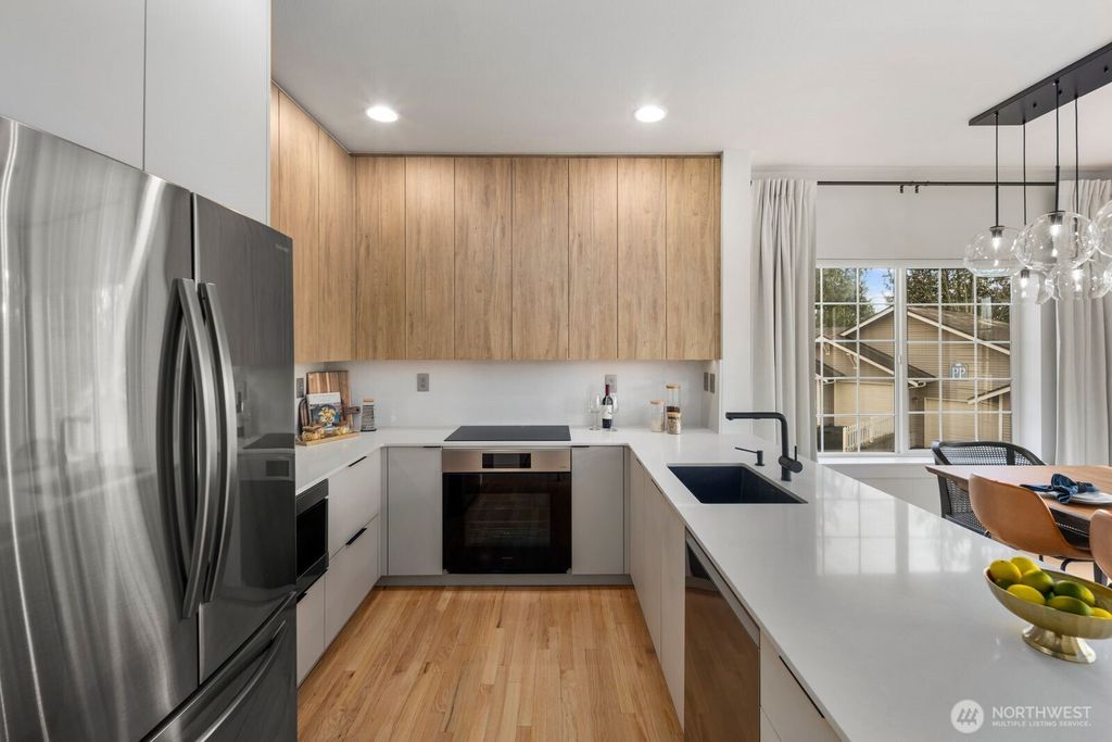 Photo of 18638 NE 55th Way #LL1863, Redmond, WA 98052 (MLS # 2479356)