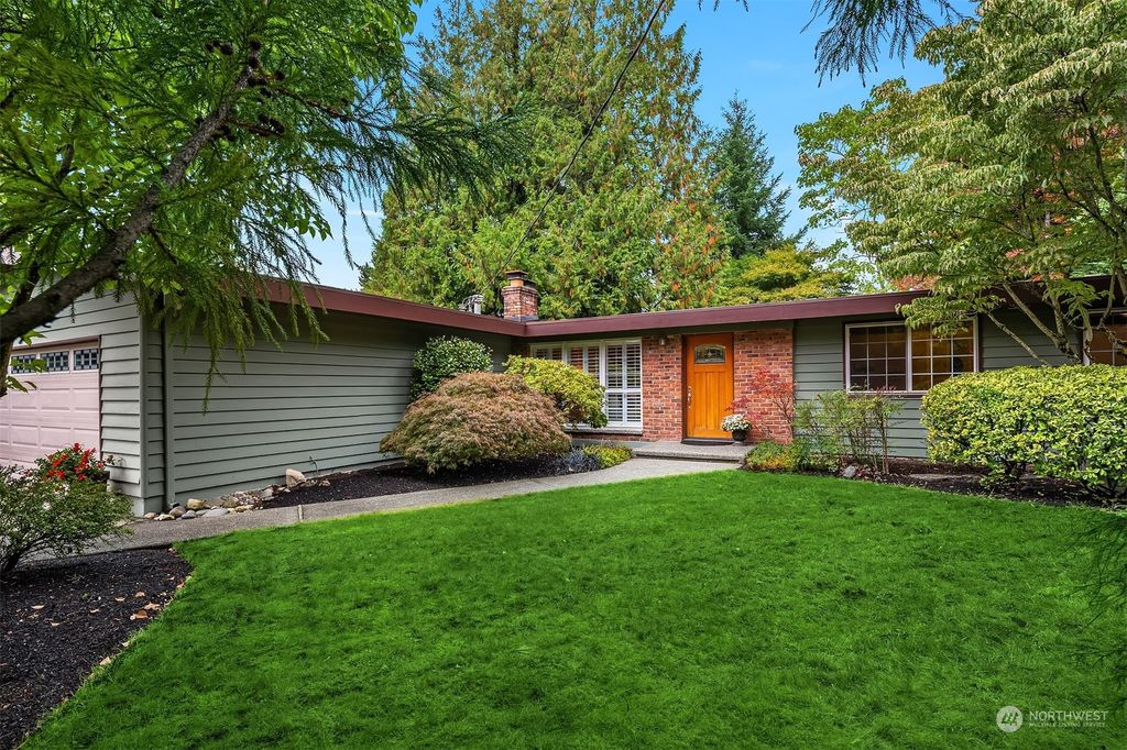 Photo of 14206 SE 22nd Street St, Bellevue, WA 98007 (MLS # 2167681)
