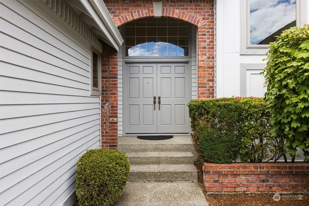 Photo of 14826 SE 65th Street, Bellevue, WA 98006 (MLS # 2140400)