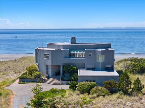 A home in Oak Harbor