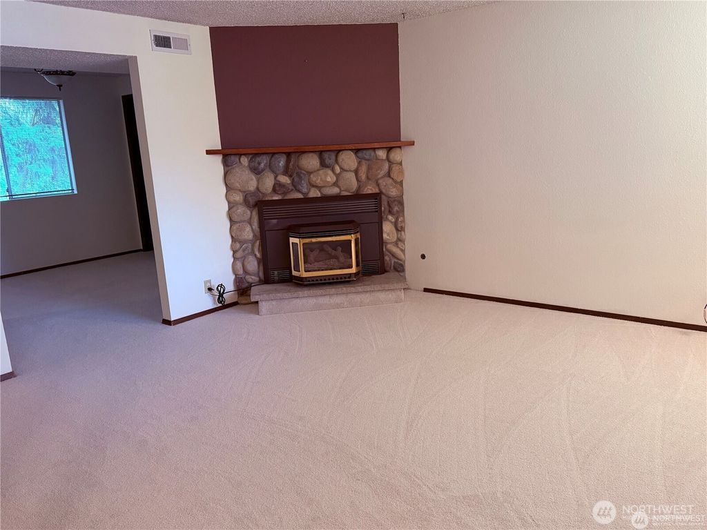 Photo of 306 146th Place NE, Bellevue, WA 98007 (MLS # 2513992)