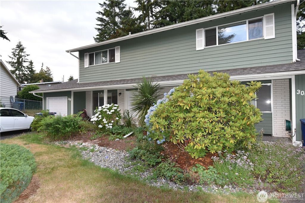 Photo of 306 146th Place NE, Bellevue, WA 98007 (MLS # 2513992)