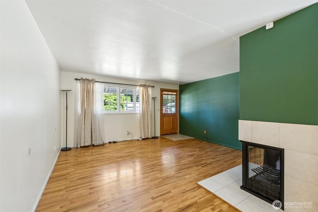 Photo of 17511 62nd Ave W Ave, Lynnwood, WA 98037 (MLS # 2415015)