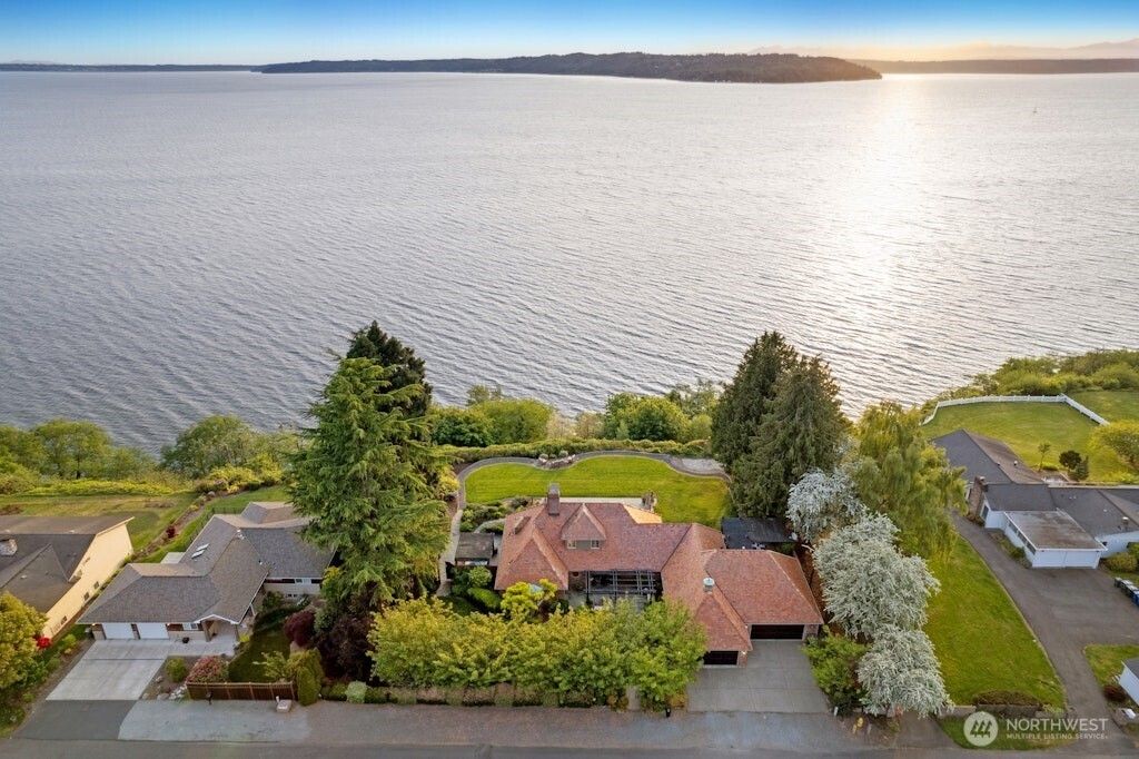 Photo of 24635 8th Avenue S, Des Moines, WA 98198 (MLS # 2377174)