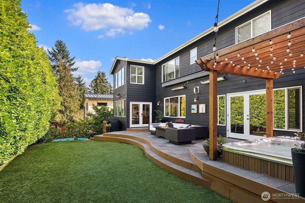 Photo of 10414 SE 13th Street, Bellevue, WA 98004 (MLS # 2494276)