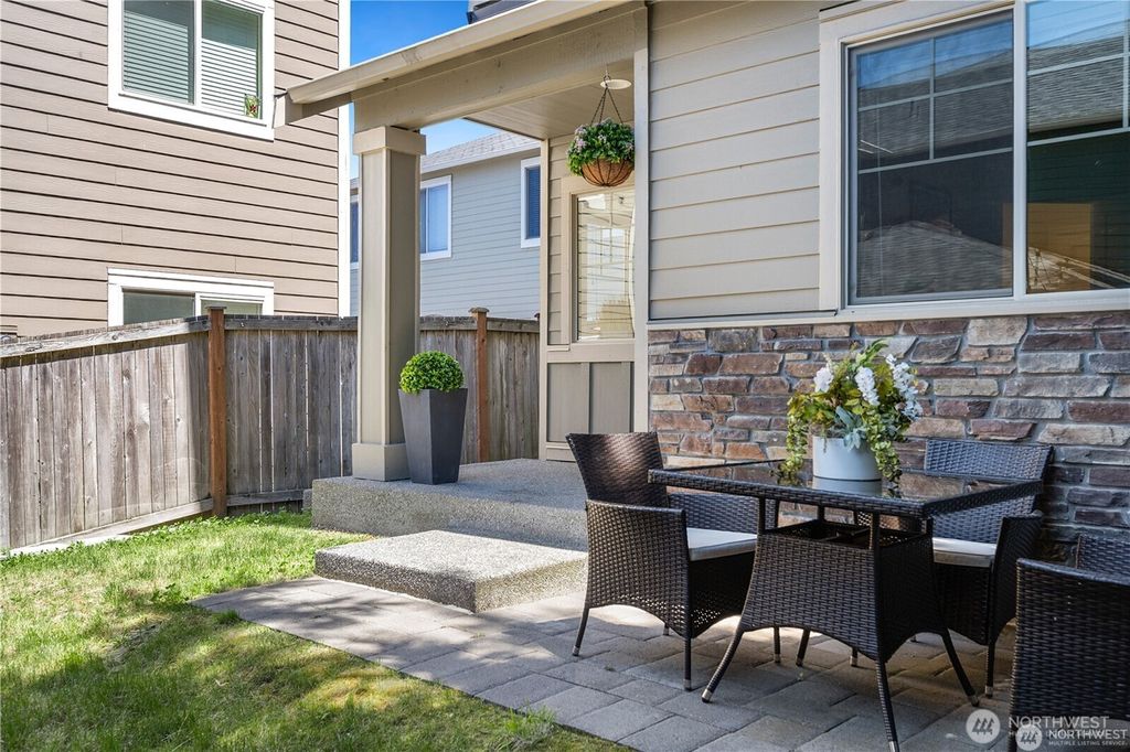 Photo of 14532 15th Place W, Lynnwood, WA 98087 (MLS # 2402022)