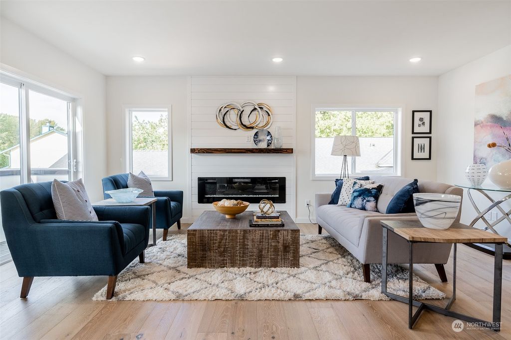 Photo of 6327 22nd Avenue SW, Seattle, WA 98106 (MLS # 2012680)