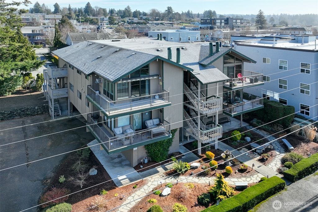 Photo of 22222 6th Avenue S #5, Des Moines, WA 98198 (MLS # 2357094)