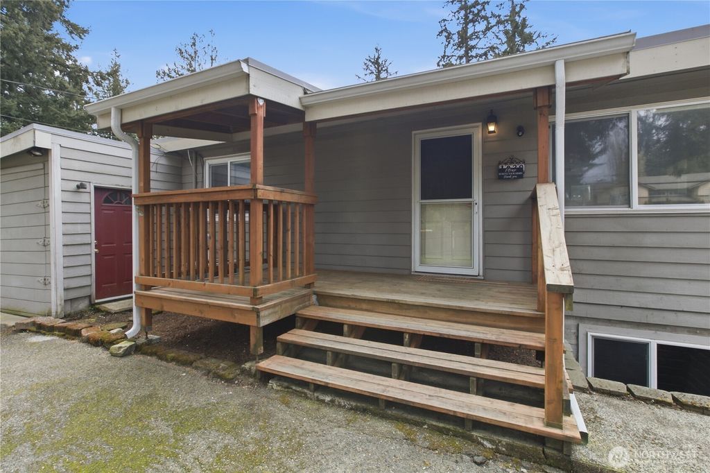 Photo of 1429 S 132nd Street, Burien, WA 98168 (MLS # 2507238)