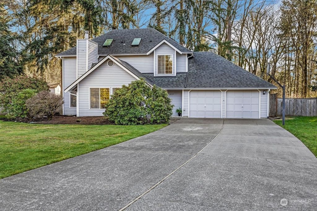 Photo of 9137 122nd Place SE, Newcastle, WA 98056 (MLS # 2202783)