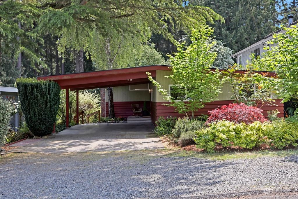 Photo of 1725 NW 192nd Street, Shoreline, WA 98177 (MLS # 2070502)