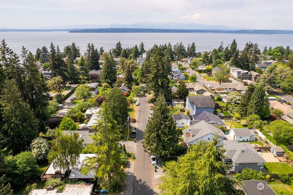 Photo of 1725 NW 192nd Street, Shoreline, WA 98177 (MLS # 2070502)
