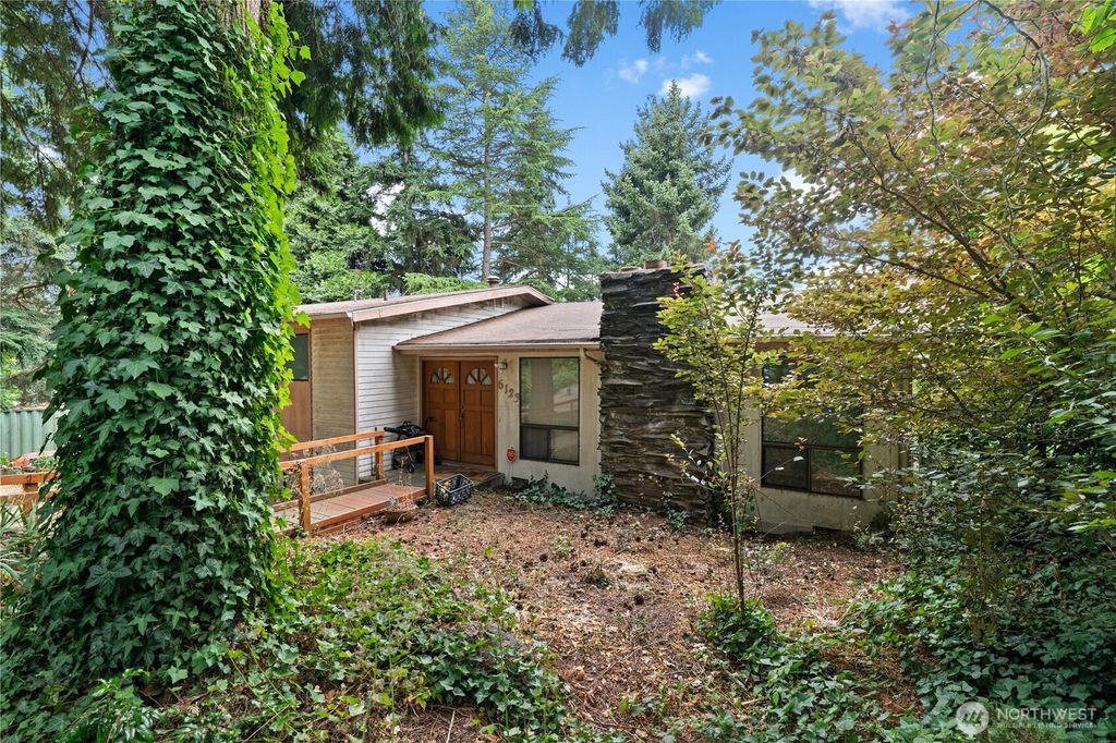 Photo of 6123 110th Avenue SE, Bellevue, WA 98006 (MLS # 2438489)
