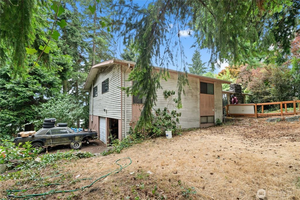 Photo of 6123 110th Avenue SE, Bellevue, WA 98006 (MLS # 2438489)