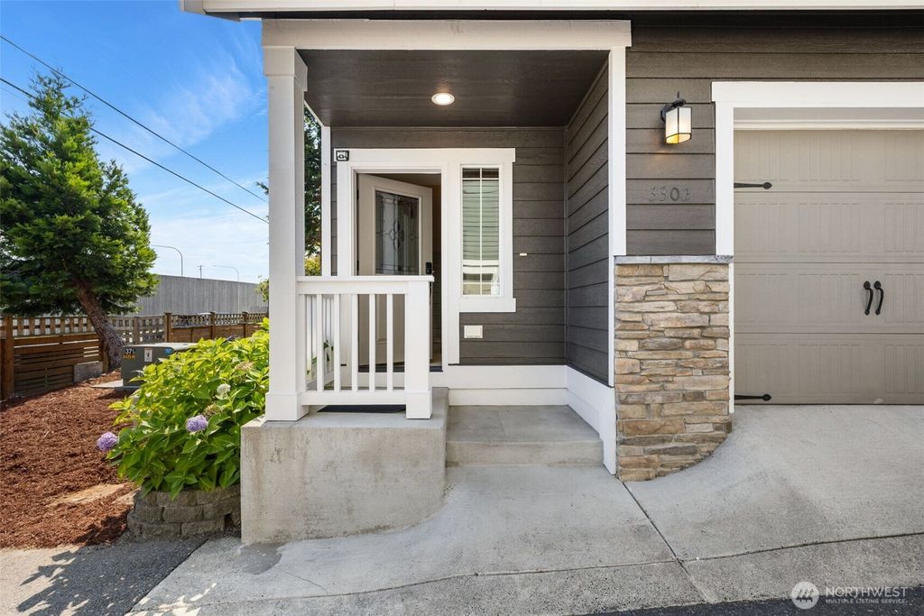 Photo of 3302 132nd Place SW, Lynnwood, WA 98087 (MLS # 2429959)