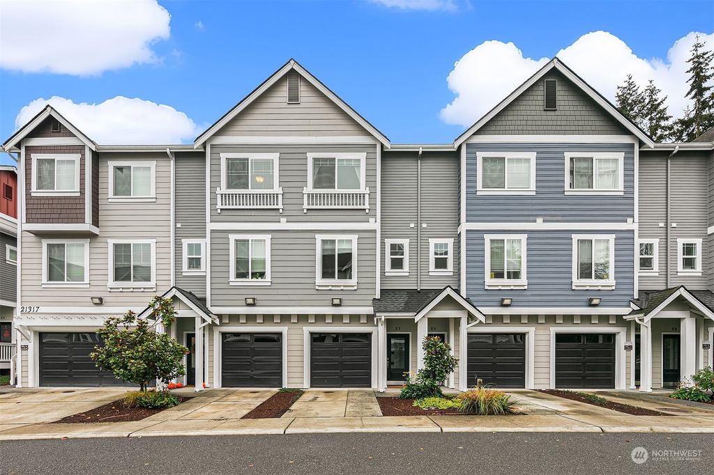 Photo of 21317 48th Avenue W #E3, Mountlake Terrace, WA 98043 (MLS # 2312285)