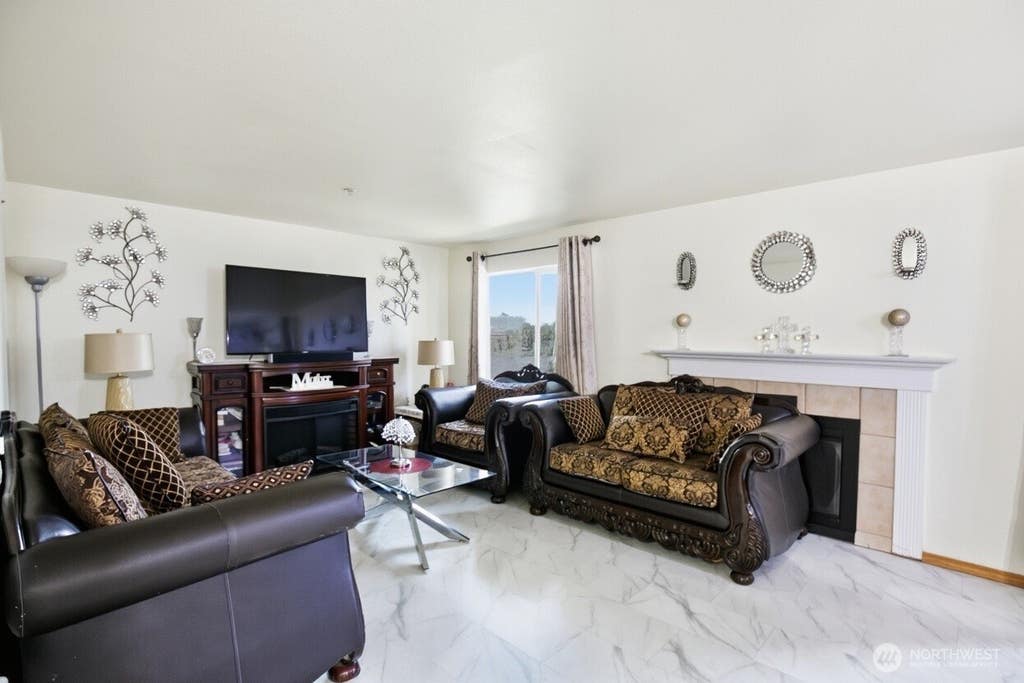 Photo of 1009 112th Street SE #D105, Everett, WA 98208 (MLS # 2510096)