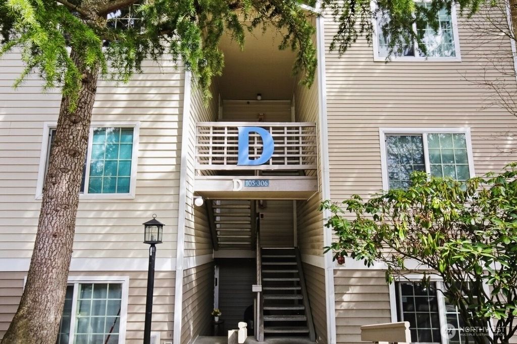 Photo of 1009 112th Street SE #D105, Everett, WA 98204 (MLS # 2510096)