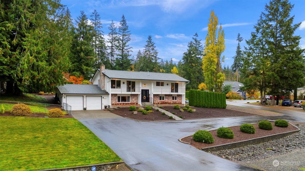 Photo of 20904 NE 77th Street, Redmond, WA 98053 (MLS # 2308978)