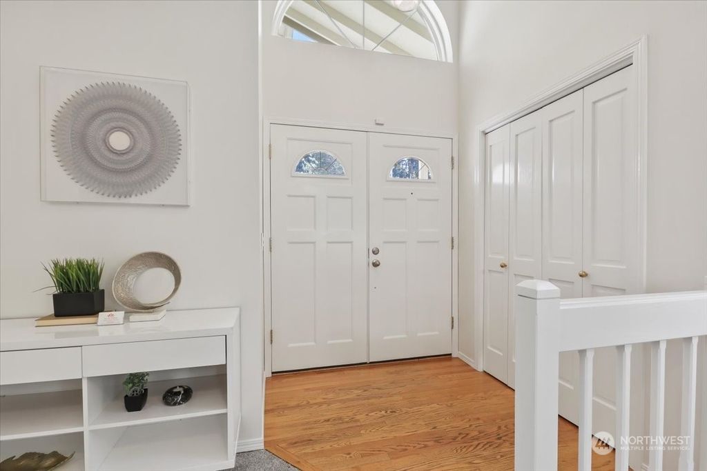 Photo of 24320 SE 42nd Street, Sammamish, WA 98029 (MLS # 2265972)