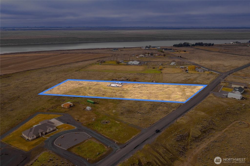 Photo of 0 NNA Lake Vista Dr NE, Moses Lake, WA 98837 (MLS # 2475994)