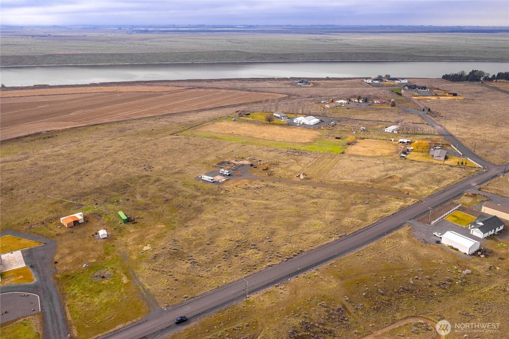 Photo of 0 NNA Lake Vista Dr NE, Moses Lake, WA 98837 (MLS # 2475994)