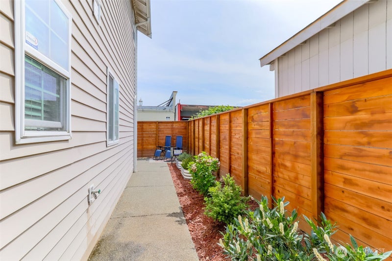10426 17th Avenue SW 10426