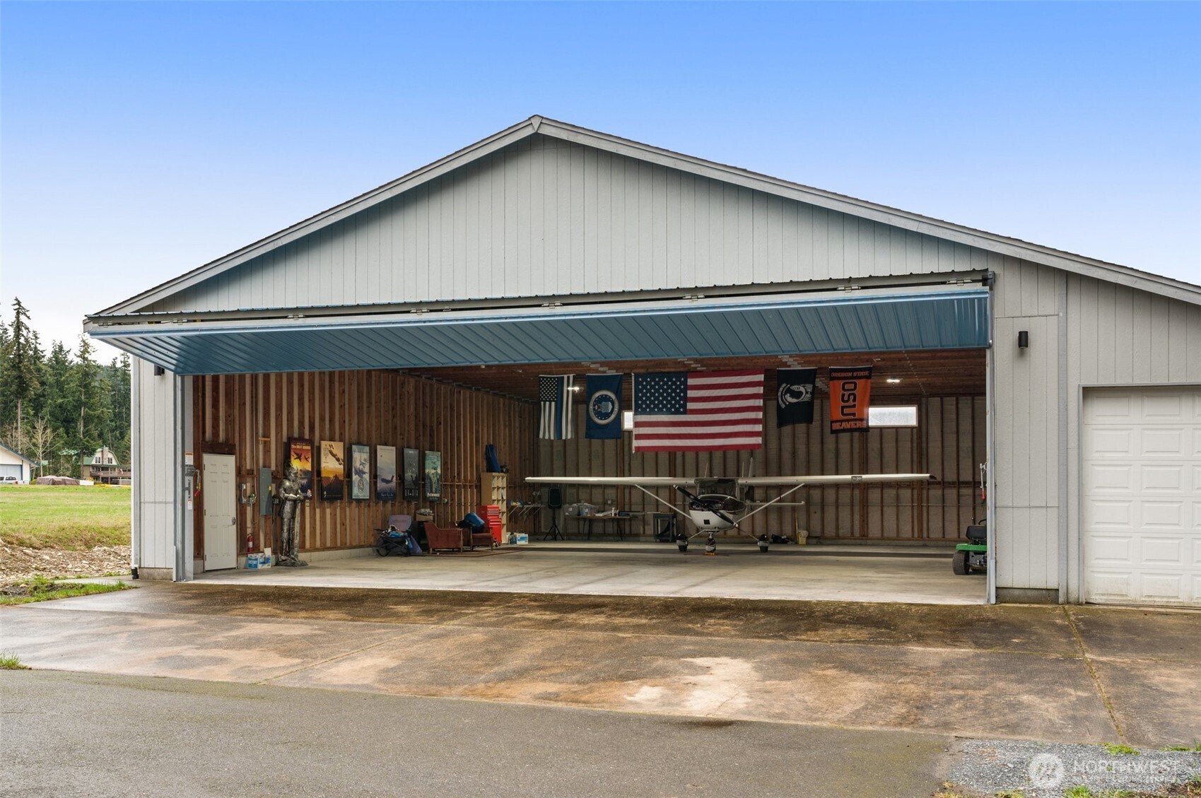 427 Jet Street E